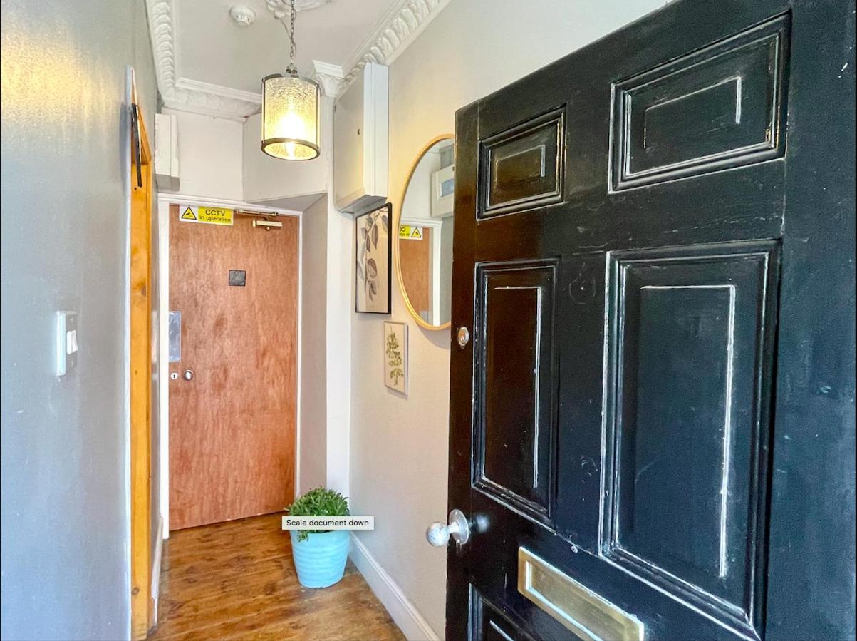 The Location- 1 Free Private Parking Space - 60 Second Walk 2 Minster! يورك المظهر الخارجي الصورة